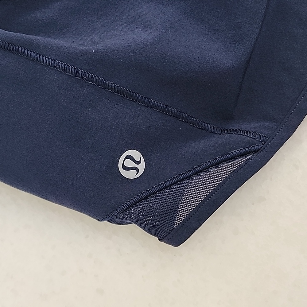 Lululemon Hotty Hot LR 2.5" short